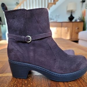 Lands End suede boots.